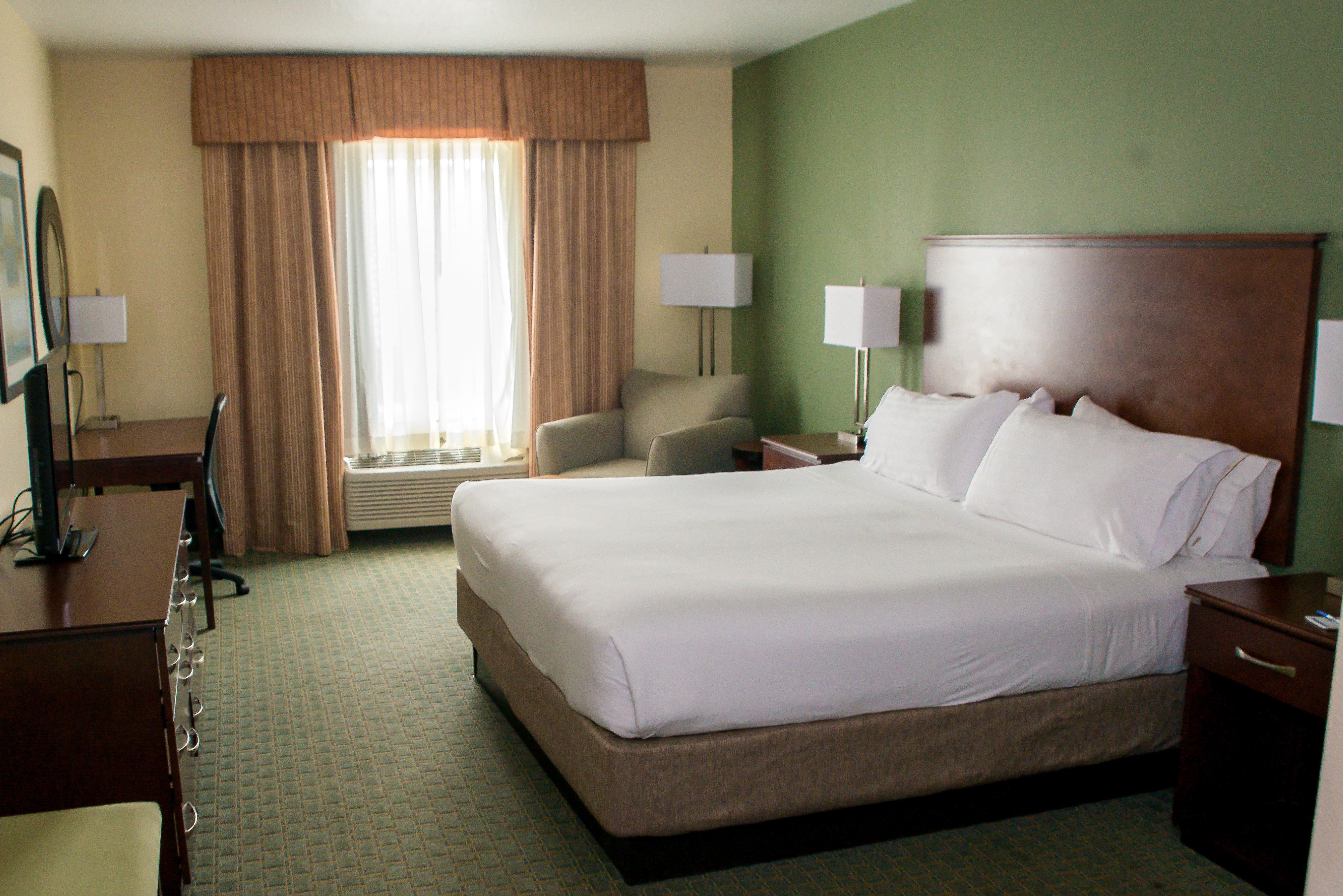 Holiday Inn Express & Suites Cocoa By Ihg Exterior photo