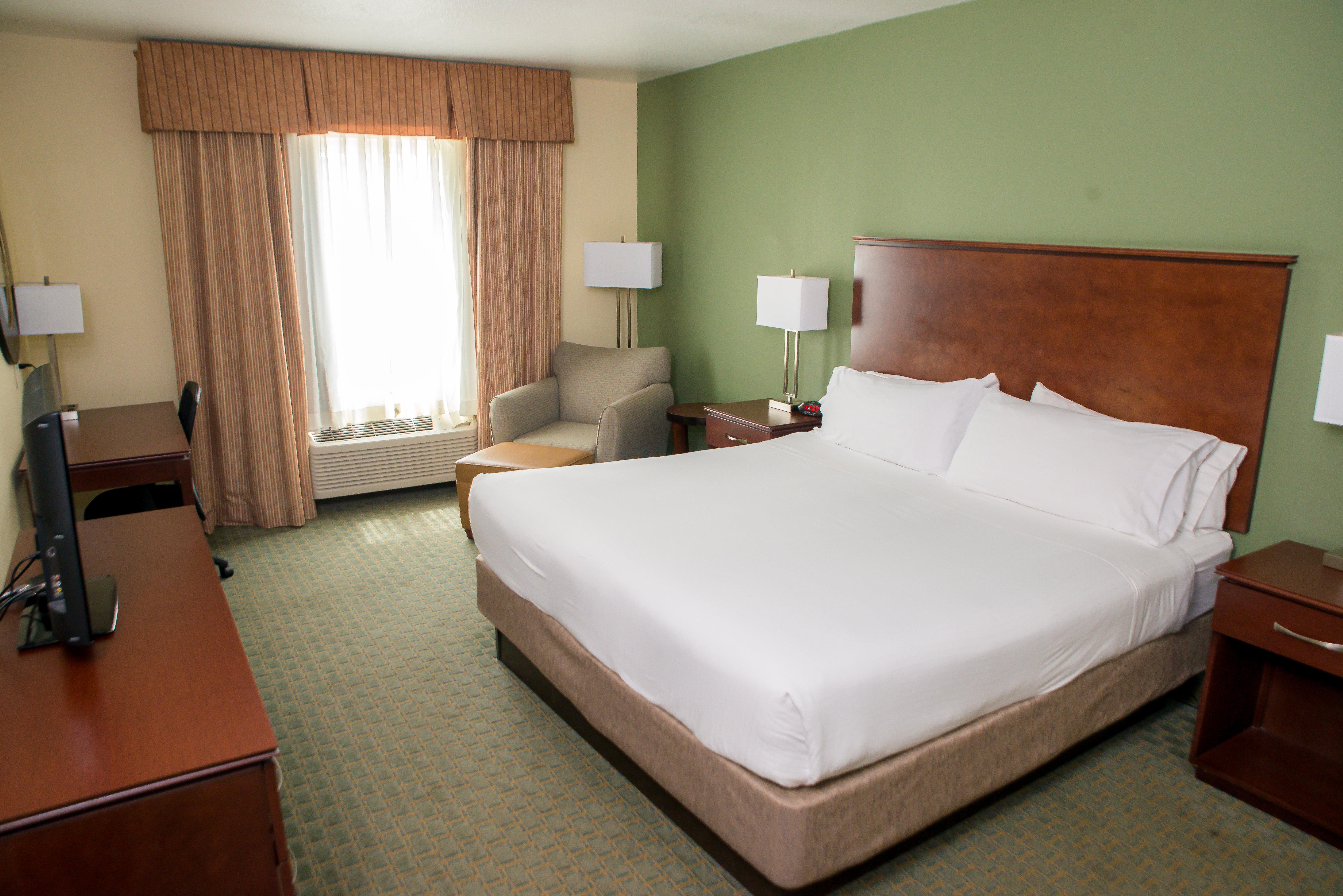 Holiday Inn Express & Suites Cocoa By Ihg Exterior photo