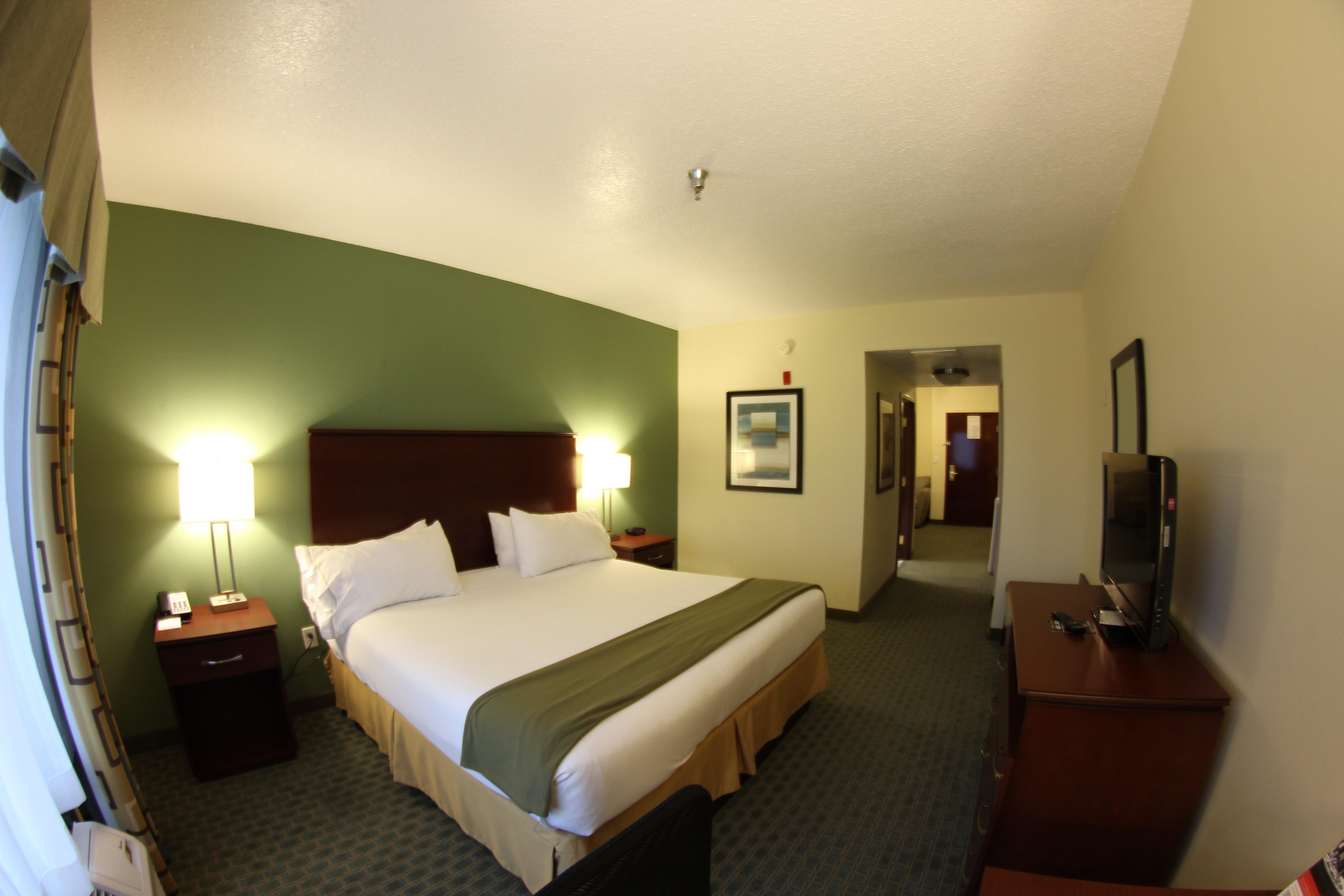 Holiday Inn Express & Suites Cocoa By Ihg Exterior photo