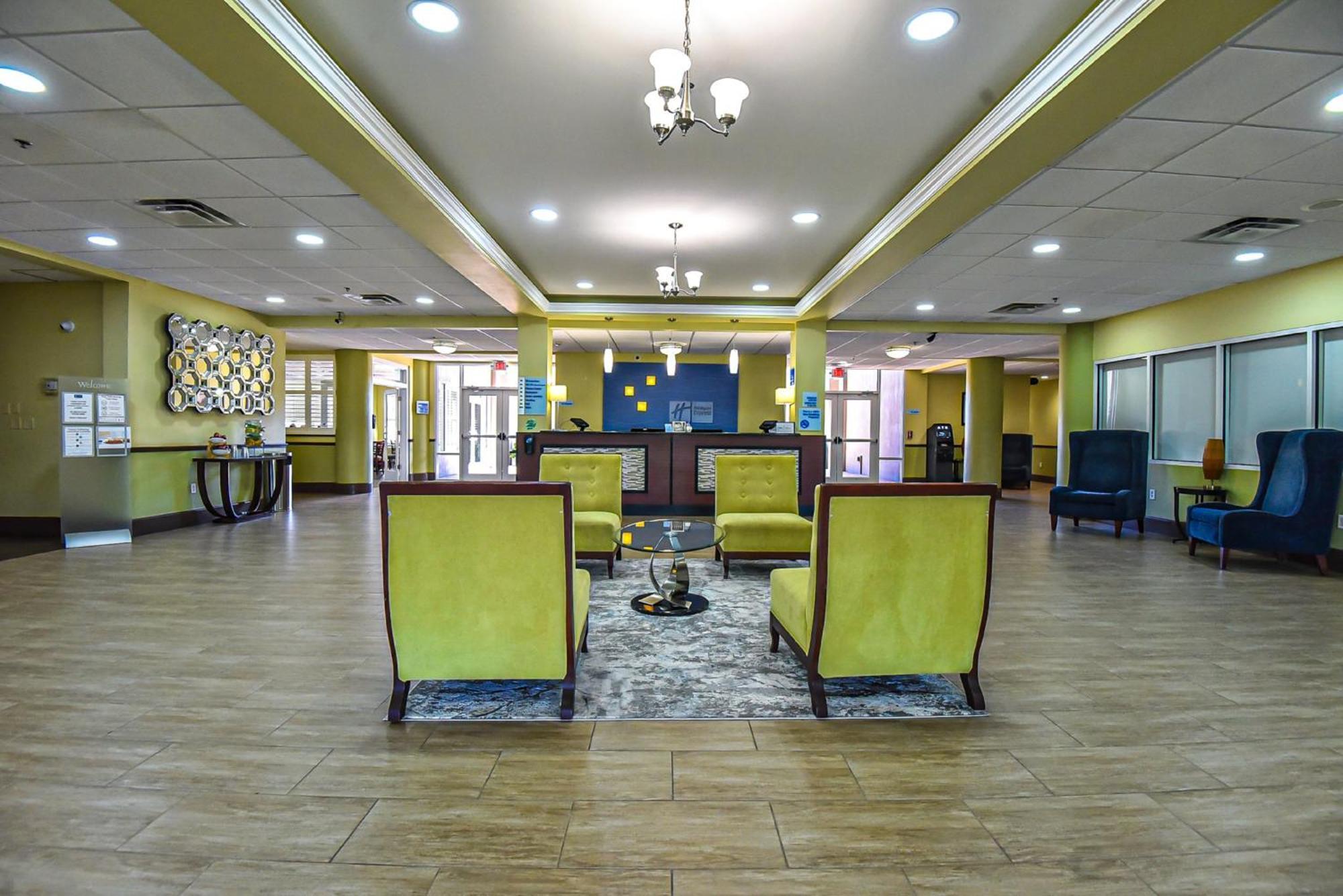 Holiday Inn Express & Suites Cocoa By Ihg Exterior photo