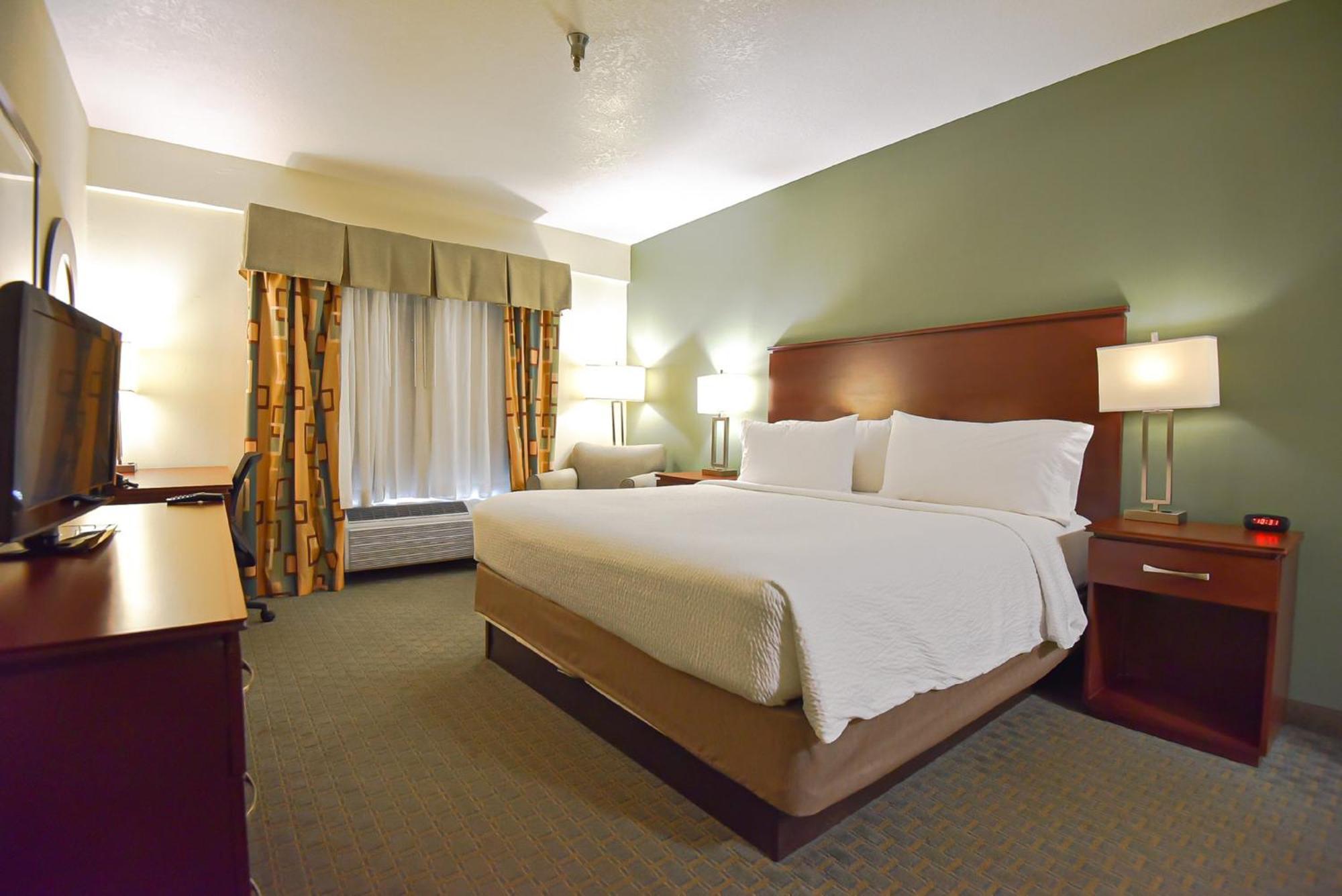 Holiday Inn Express & Suites Cocoa By Ihg Exterior photo