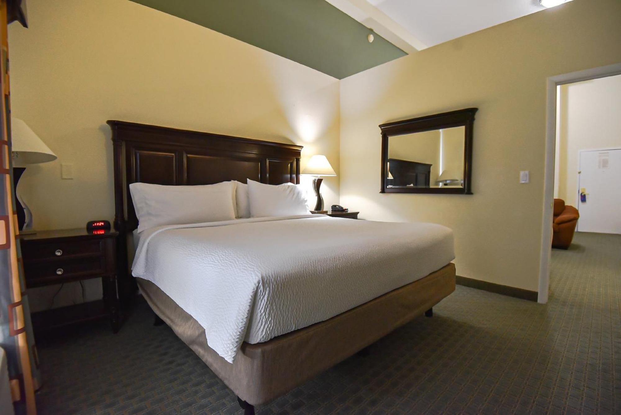 Holiday Inn Express & Suites Cocoa By Ihg Exterior photo