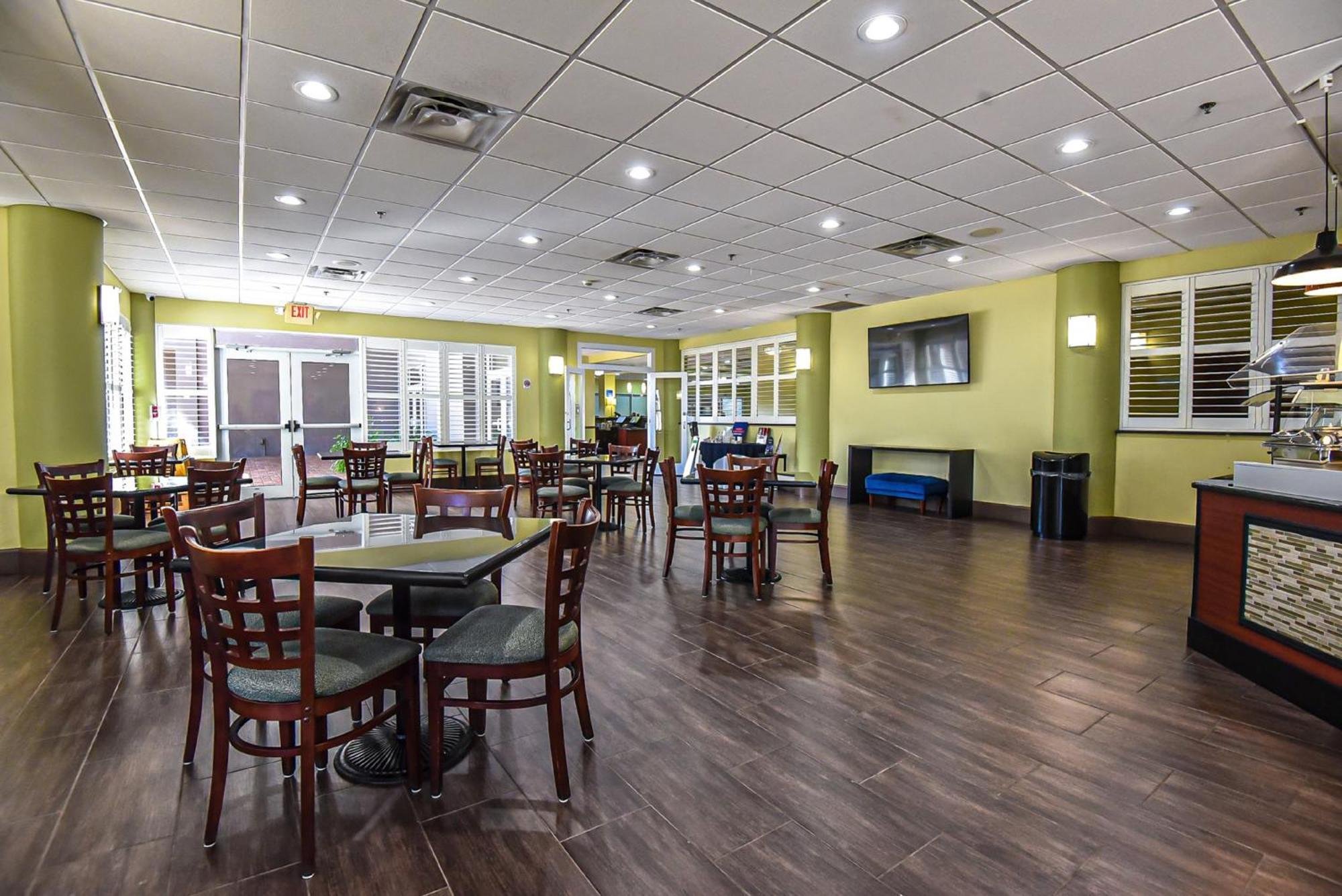Holiday Inn Express & Suites Cocoa By Ihg Exterior photo